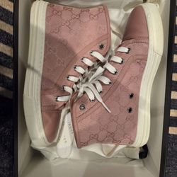 Women's GUCCI Sneakers 