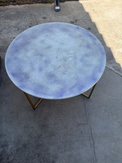 FREE TABLE