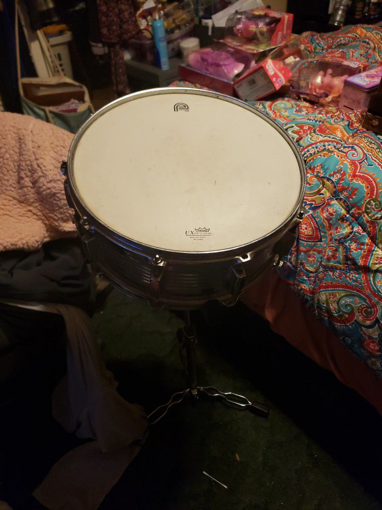 Percussion Plus Snare Drum Head With Stand