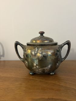 Reed & Barton Silver Plate Sugar Dish With A Lid
