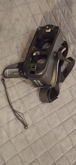 Samsung Gear VR Headset with Controller