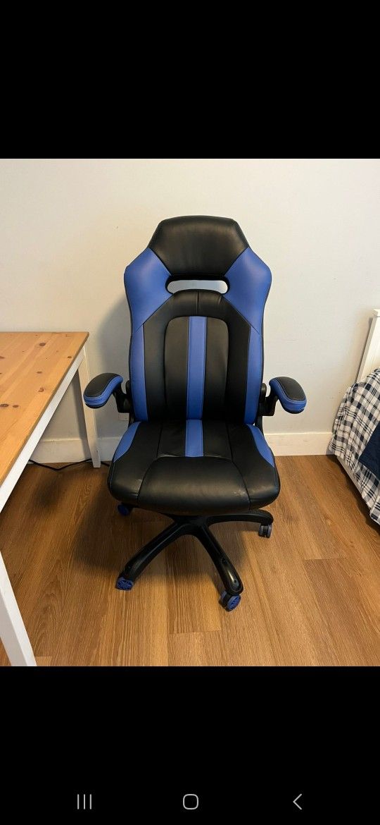 Black and blue gaming chair