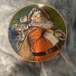 “The Magic That Santa Brings” Plate (1987)