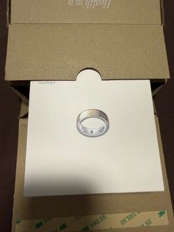 Oura ring Gen 4 Size 6 Gold