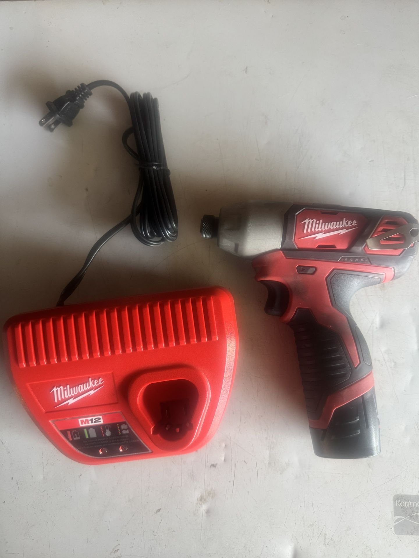 Milwaukee M12 Impact