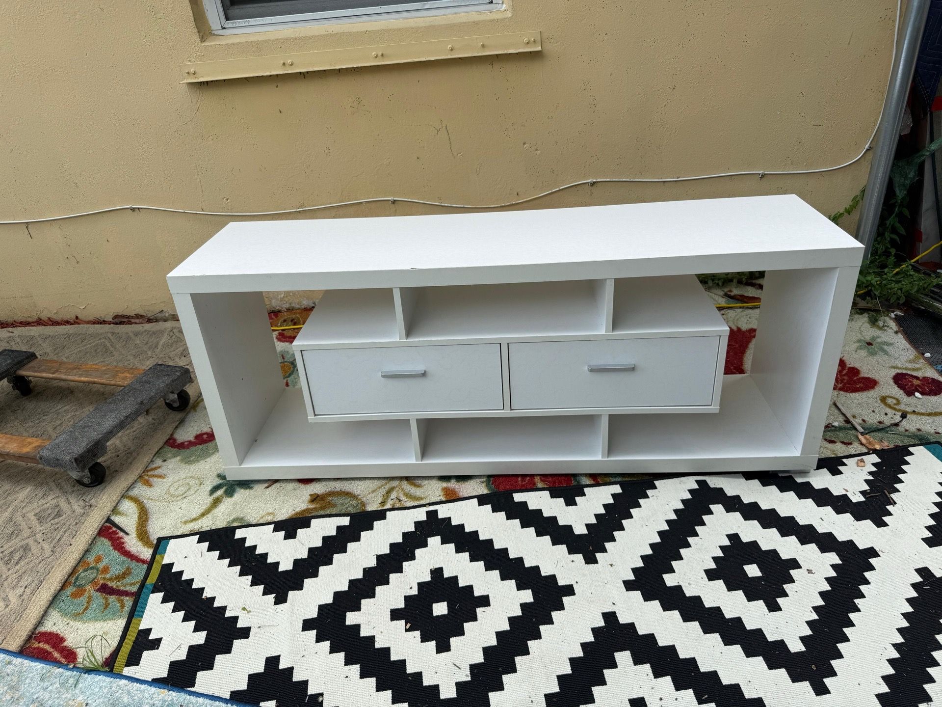 Mesa para TV blanca