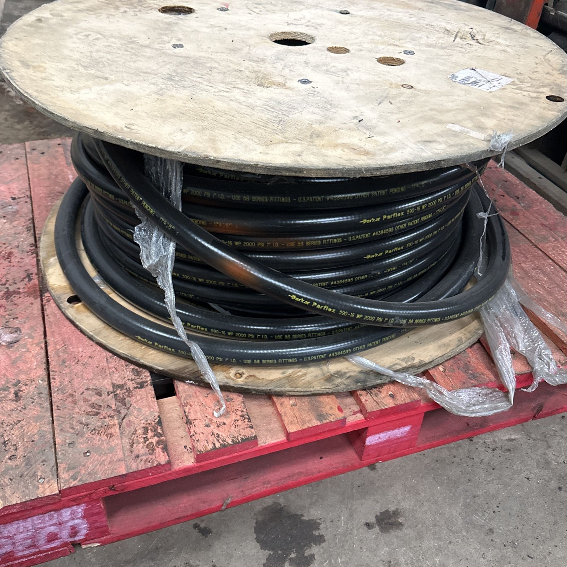 Parker hydraulic hoses two different sizes Make Offer