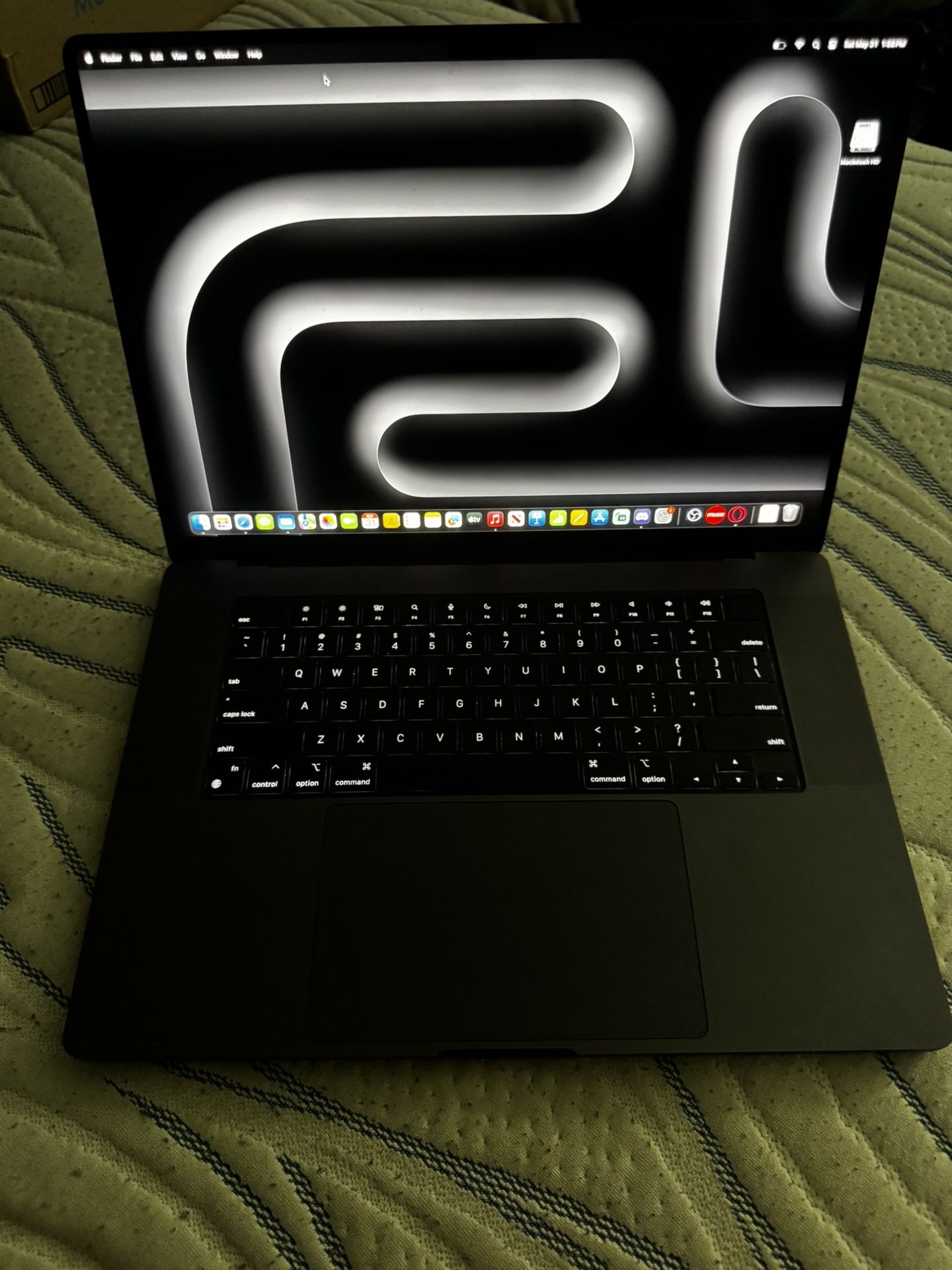 Apple MacBook M3 Pro 16 Inch Screen