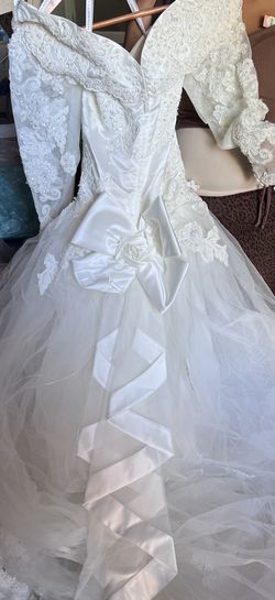 Wedding Dress Brand New Size 10 $300 obo