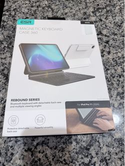 Esr 11 Inch iPad Pro case/keyboard