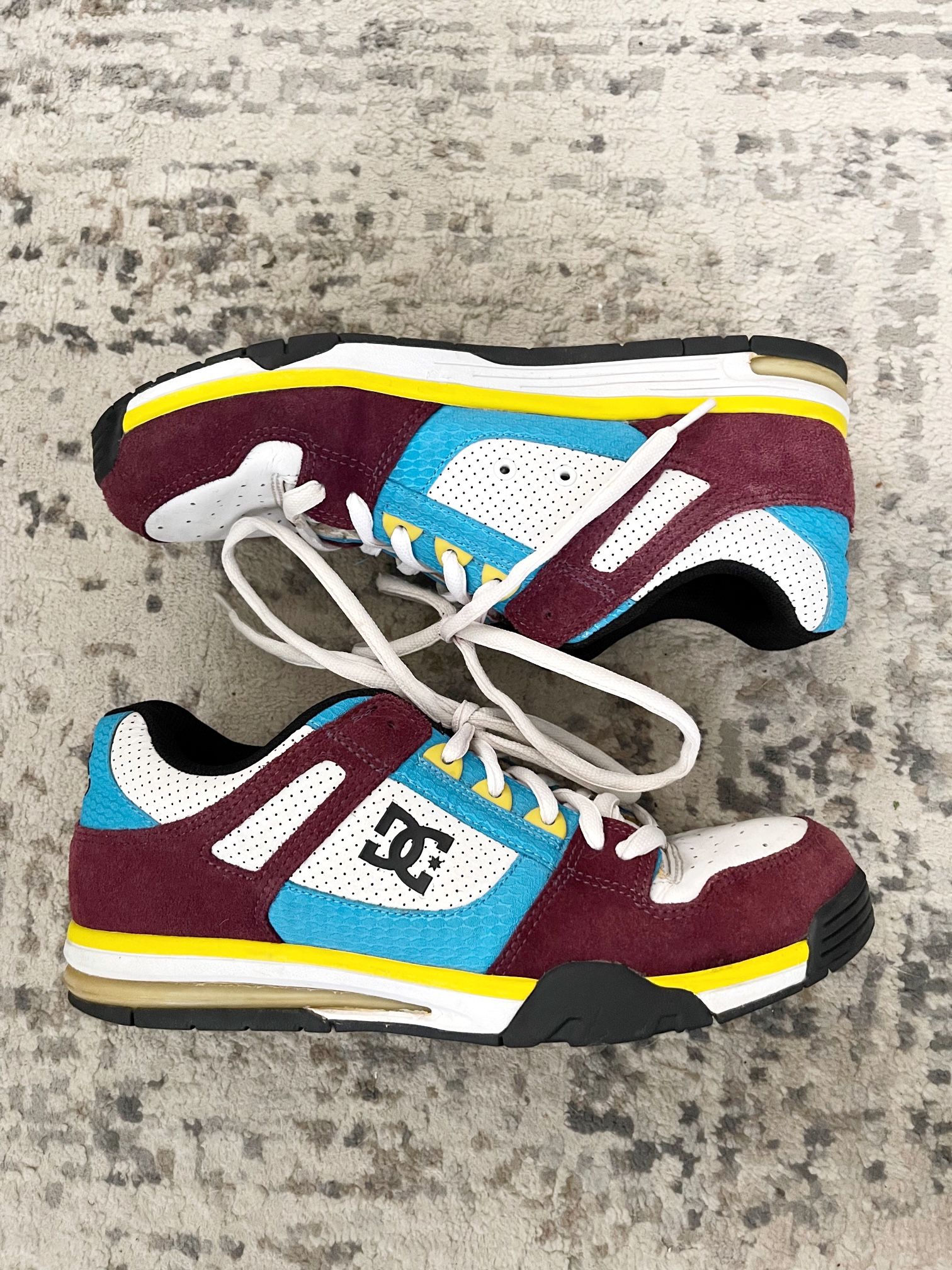 Mens Vintage 90’s DC Shoe Co skate shoes Spartan low. Size 11. Great vintage condition! Model# 301750
