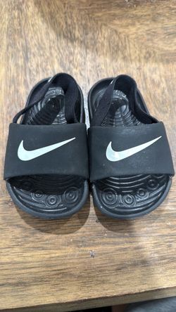 5c Nike sandals