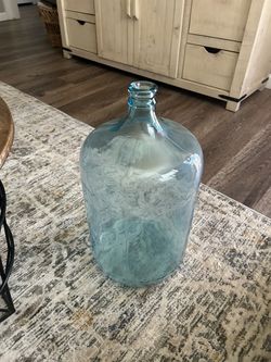 Vintage glass arrowhead bottle 5 gallon