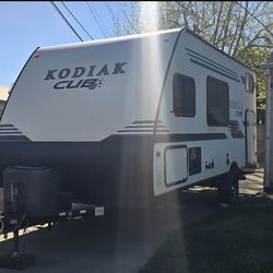 Kodiak Cub RV  Trailer