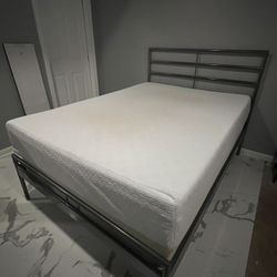Full Size Bed 