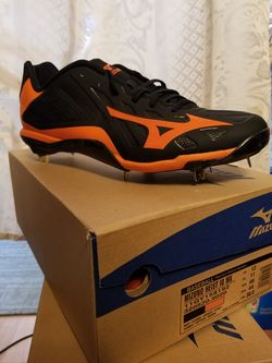 New Mizuno Baseball Metal Cleats Size 11.5