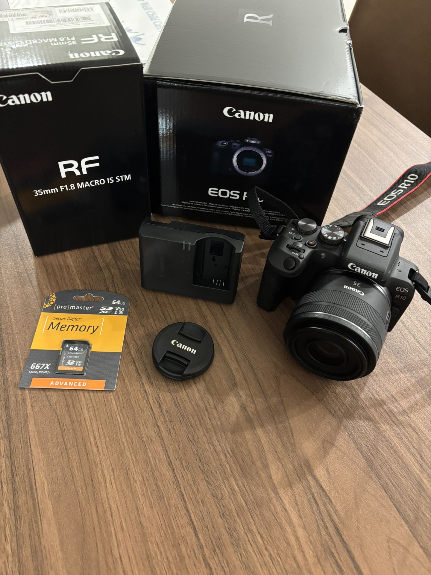 NEW Canon EOS R10 Mirrorless Camera + 35mm Lens