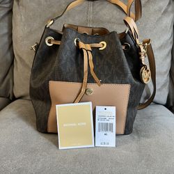 Michael Kors Bucket Bag