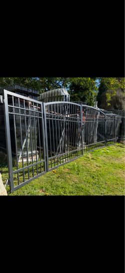 20 FT Folding Metal Driveway Gate – Double Swing –