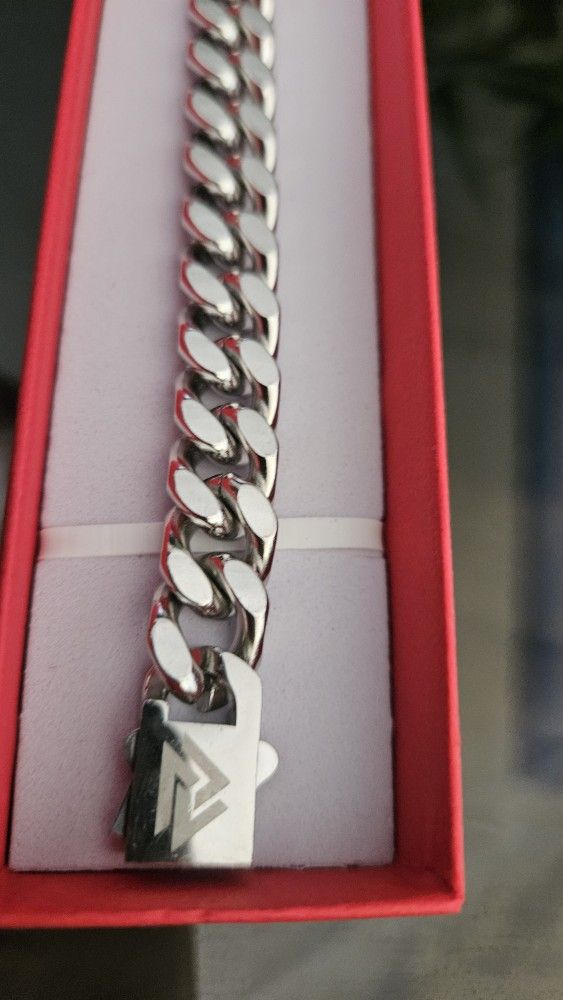 Mens 9 Inch Stainless Steel Bracelet 