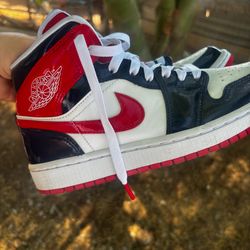 Nike Air Jordan 1 Mid – Size 8 / EU 39
