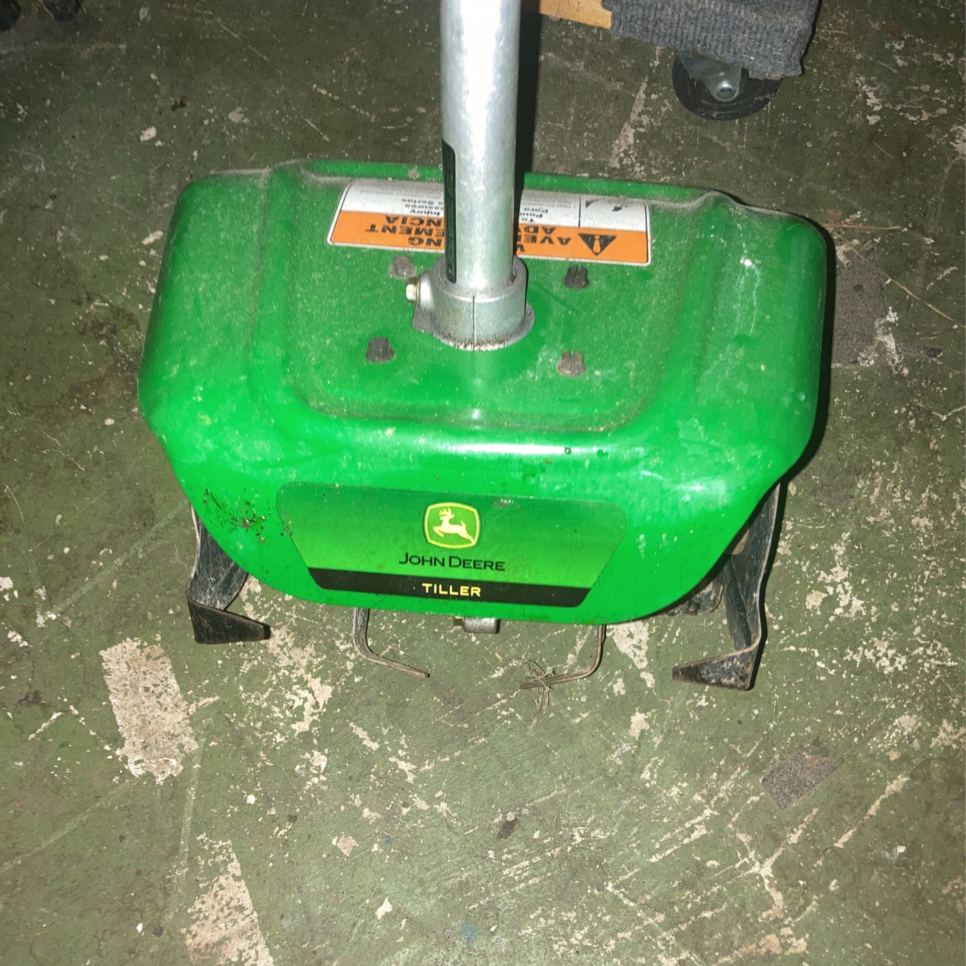 John Deer Tiller Attachment