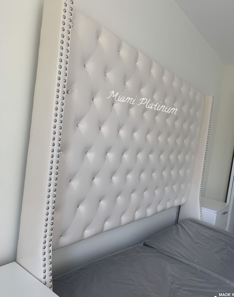 King Bed 🛌 Frame Only (Also Available In Queen And Other Colors Gray, Blue, Black)/// Financing Available