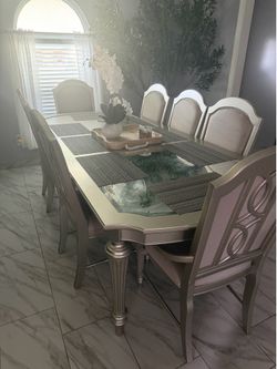 Dining table 8 chairs