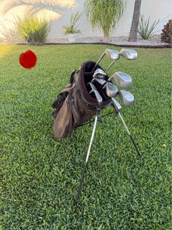 Adult Right Hand Spalding Futura Golf Clubs