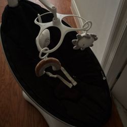 4Moms Mamaroo Swinger 