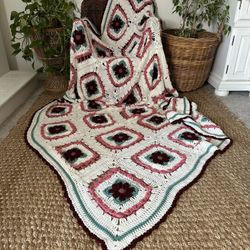 Vintage Boho MCM Jungalow Farmhouse Granny Square Knitted Floral Blanket 