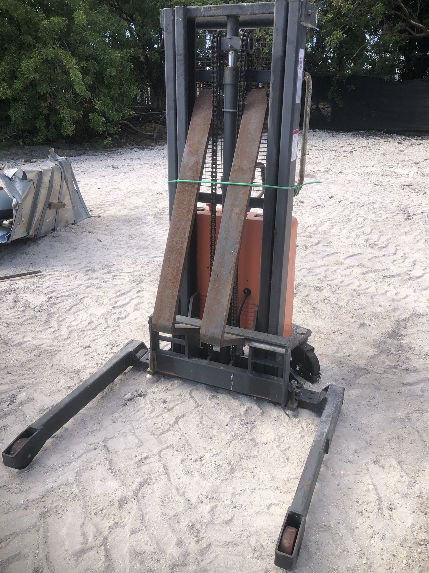 PALLET STACKER !!! PALLET STACKER !!!