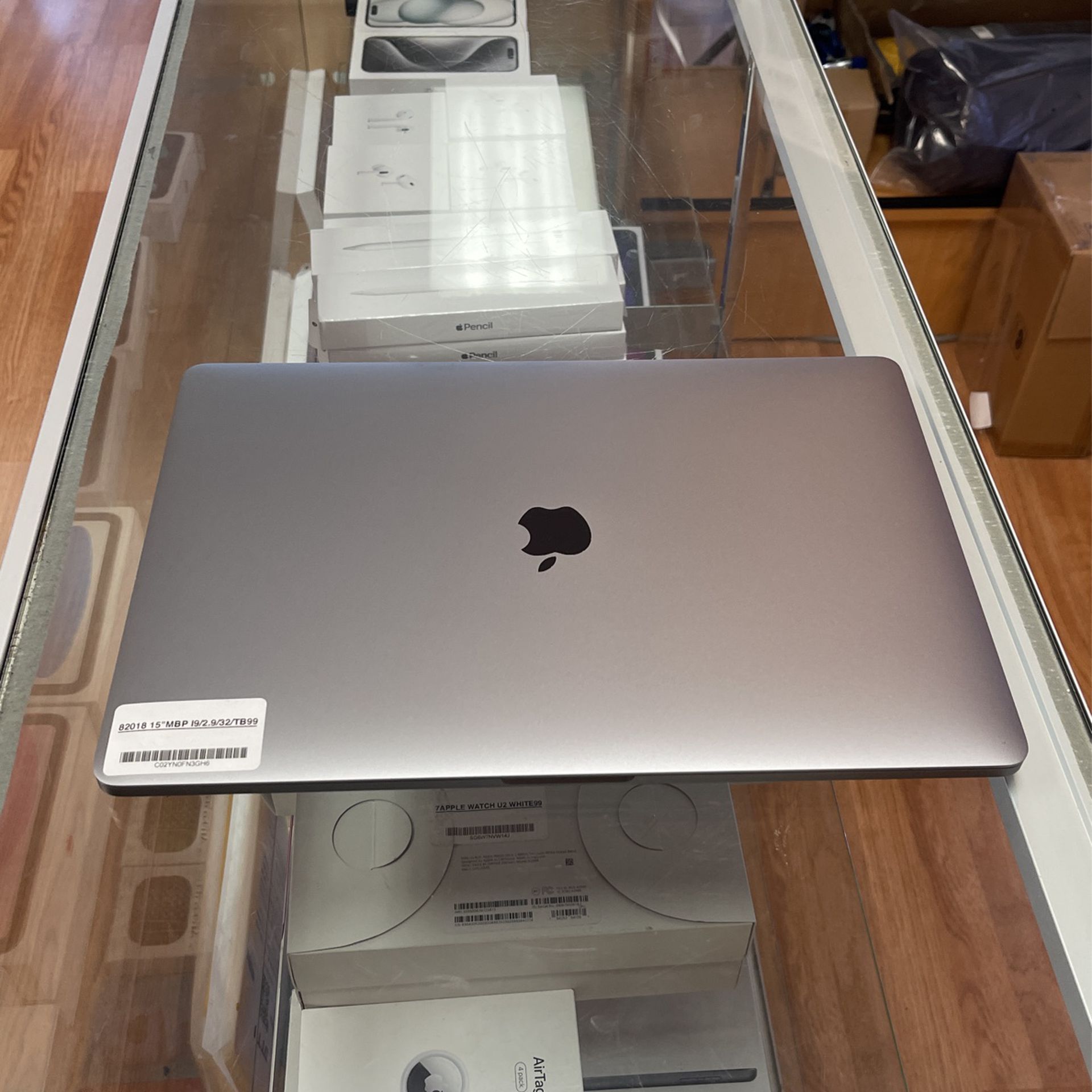 2018 15”MacBook Pro I9 2.9 32Ram TB SSD 