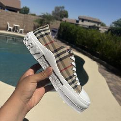 Burberry Shoes 