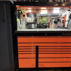 Snap On Tool Box With Hutch And Locker 