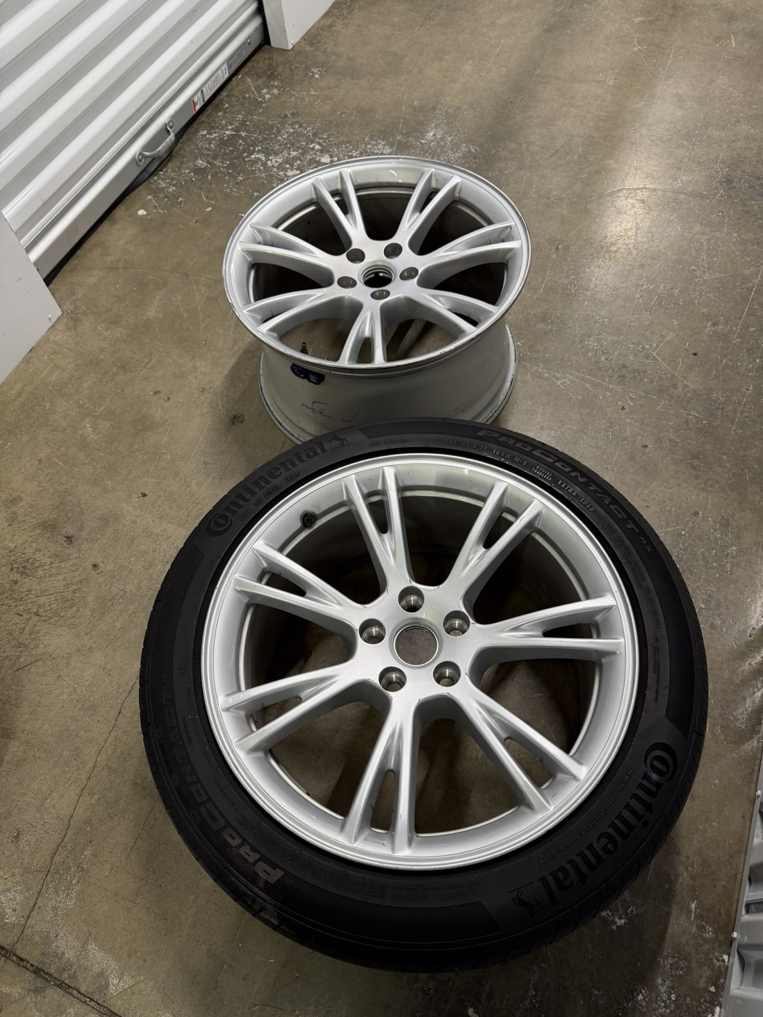Tesla Model Y 19in Gemini Rims x2 (1 tire included)