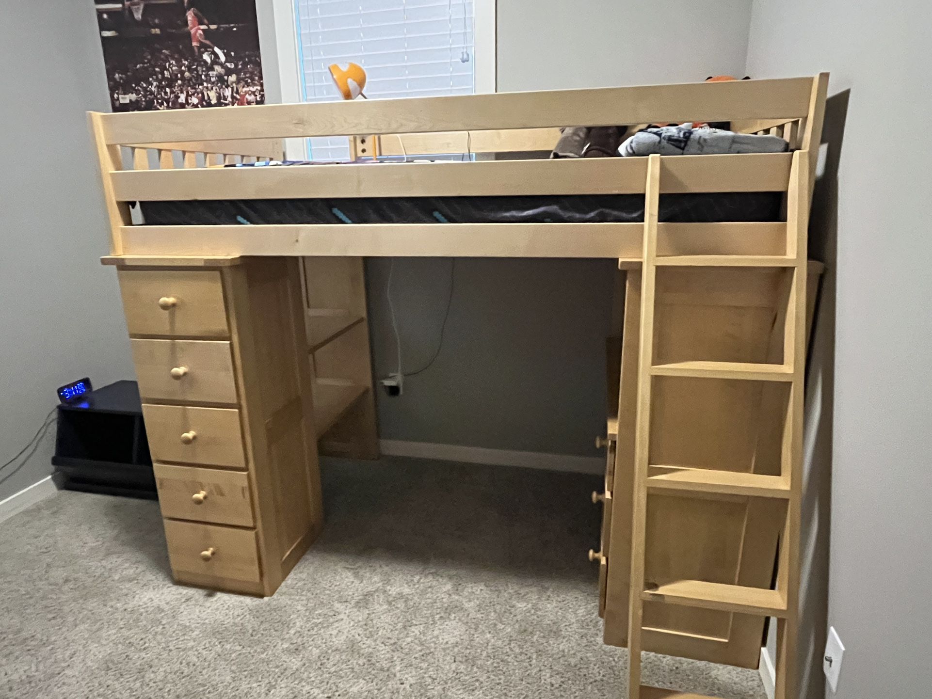 Loft Bed Twin W/ Desk