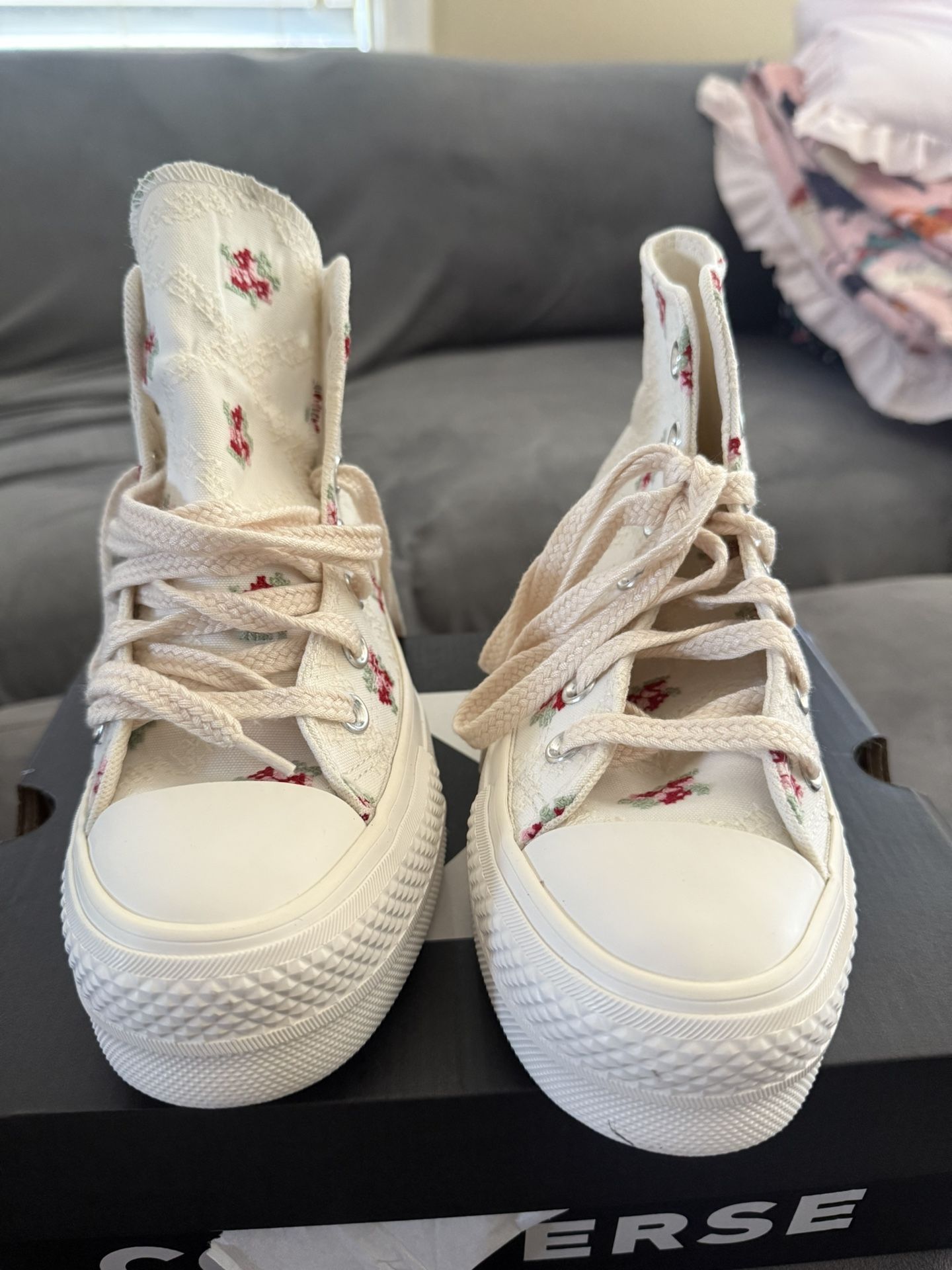 Women Converse