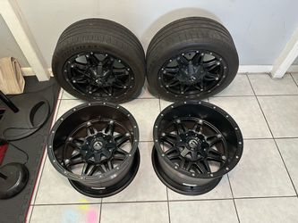 Fuel Hostage Wheels 5 Lug (17x8.5 Front & 18x12 Back) D531