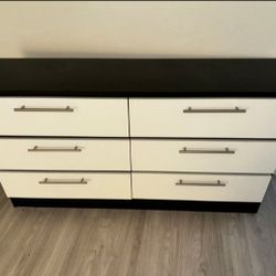 ⚪️ DRESSER // CÓMODA ⚫️