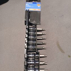 8 piece Kobalt bit socket set 1/4 and 3/8