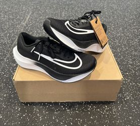 Nike Zoom Fly 5 Running Shoe