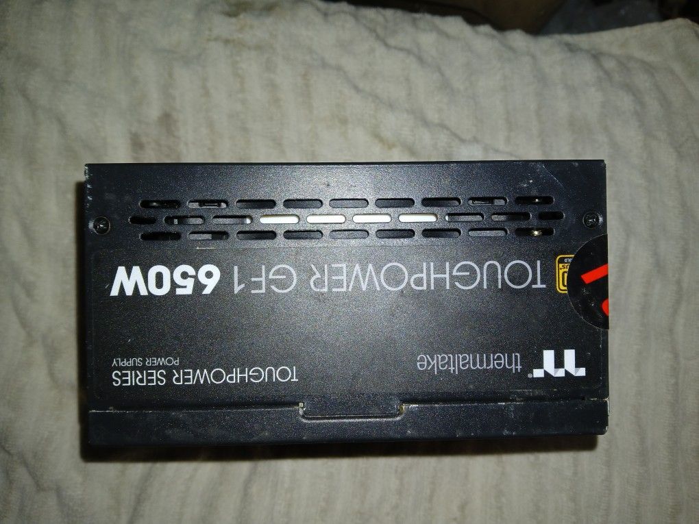 Thermaltake GF1 650W Power Suppy