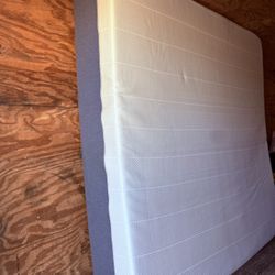 Se Vende Colchón King Memorifon Perfecto Estado Por $150 Muy Limpio 