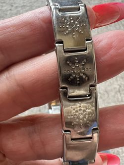 Starburst Bracelet- Excellent clasp.