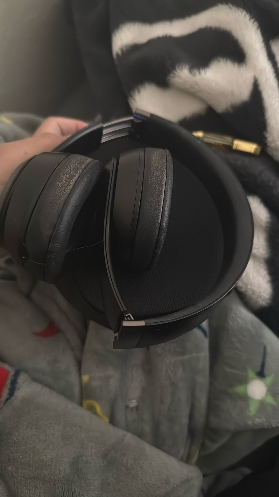 beats solo 4 barely used