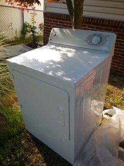 GE 5.8 Cu. Ft. 27in XL Vented Electric Dryer DVLR223EG6WW