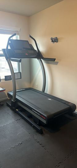 NORDICTRACK X22I TREADMILL ( LIKE NEW & DELIVERY AVAILABLE TODAY)