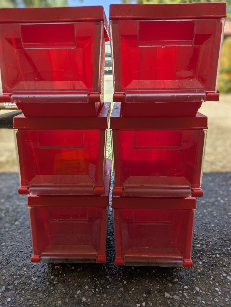 Rubbermaid Storage Containers