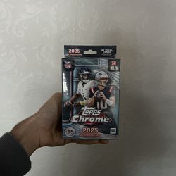 Topps Chrome 2025 NFL Hanger Box